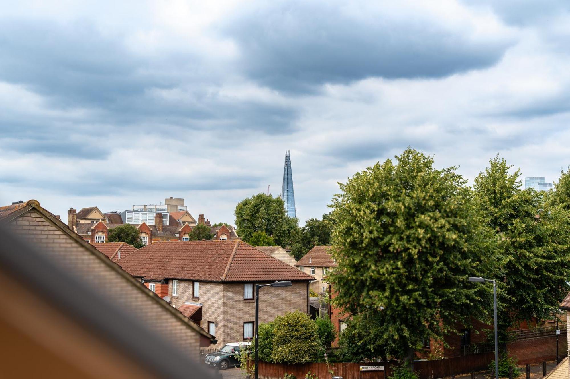 Shard View 3 Bed Entire Home ロンドン エクステリア 写真